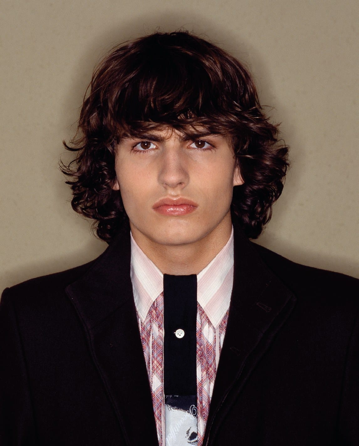 Soft brown curls with easy, hands-in-hair movement – Men Collection by Franco Vallelonga 2006