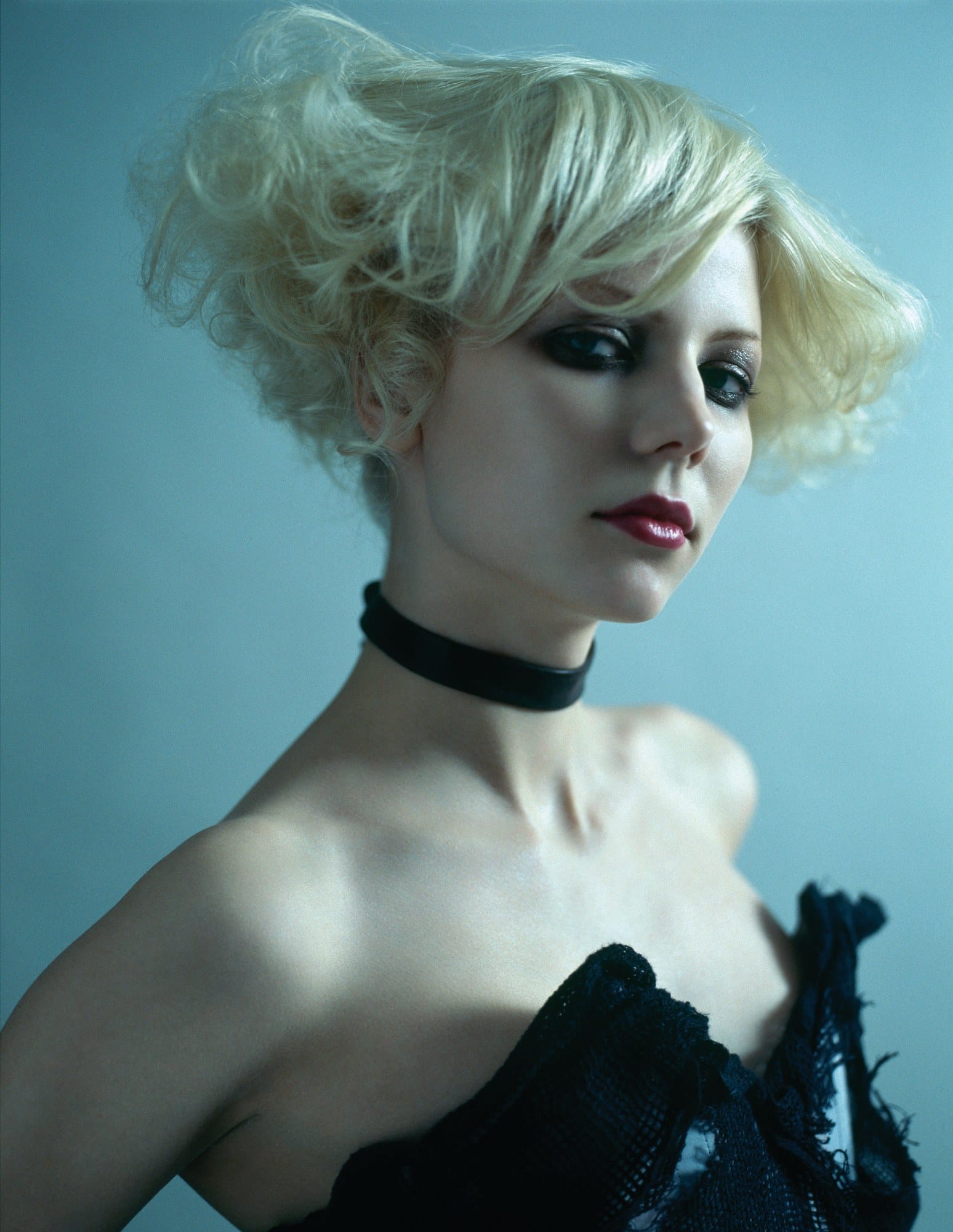 Soft finger-waved blonde with luminous colour and smoky eyes – Romantique by Guillaume Vappereau