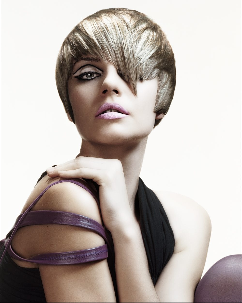 Graphic bob with sweeping asymmetric fringe – RUSH Tina hair collection