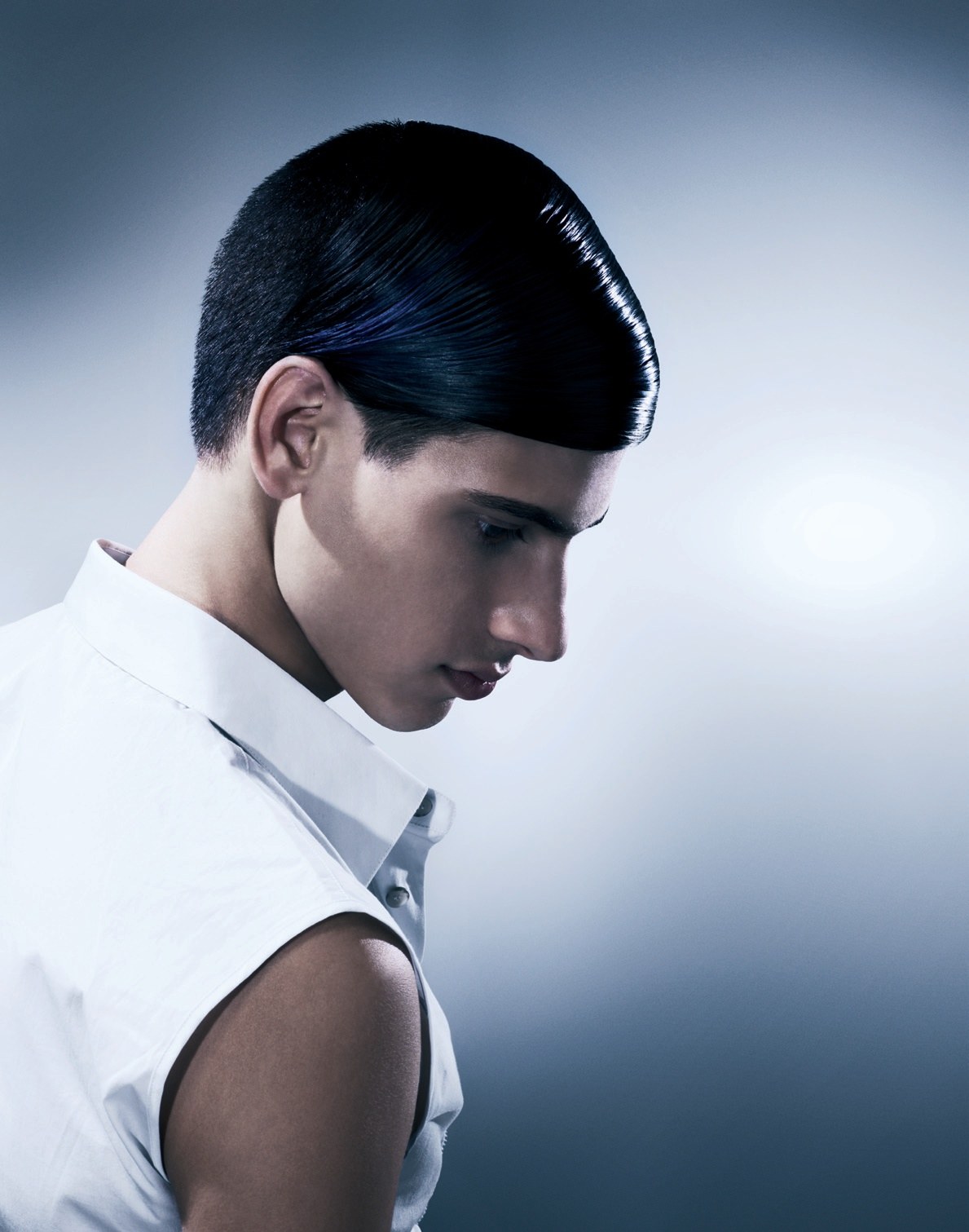 Men's glossy black side-swept shape, head lowered – Geoganic Collection, Sassoon 2008