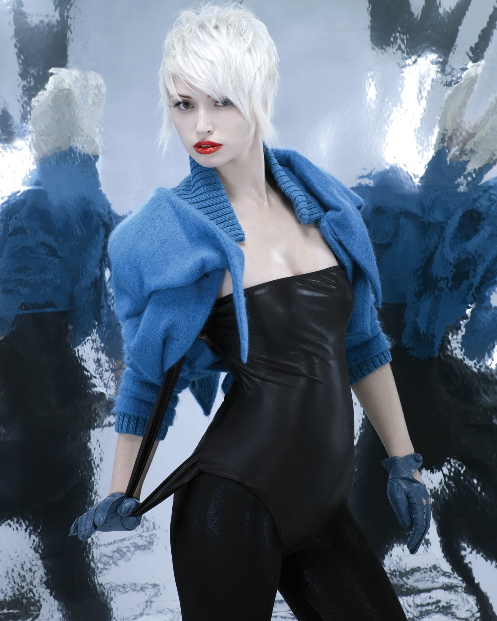 White-blonde choppy pixie crop with a side fringe – Hob Collection 2007, Akin Konizi 2007