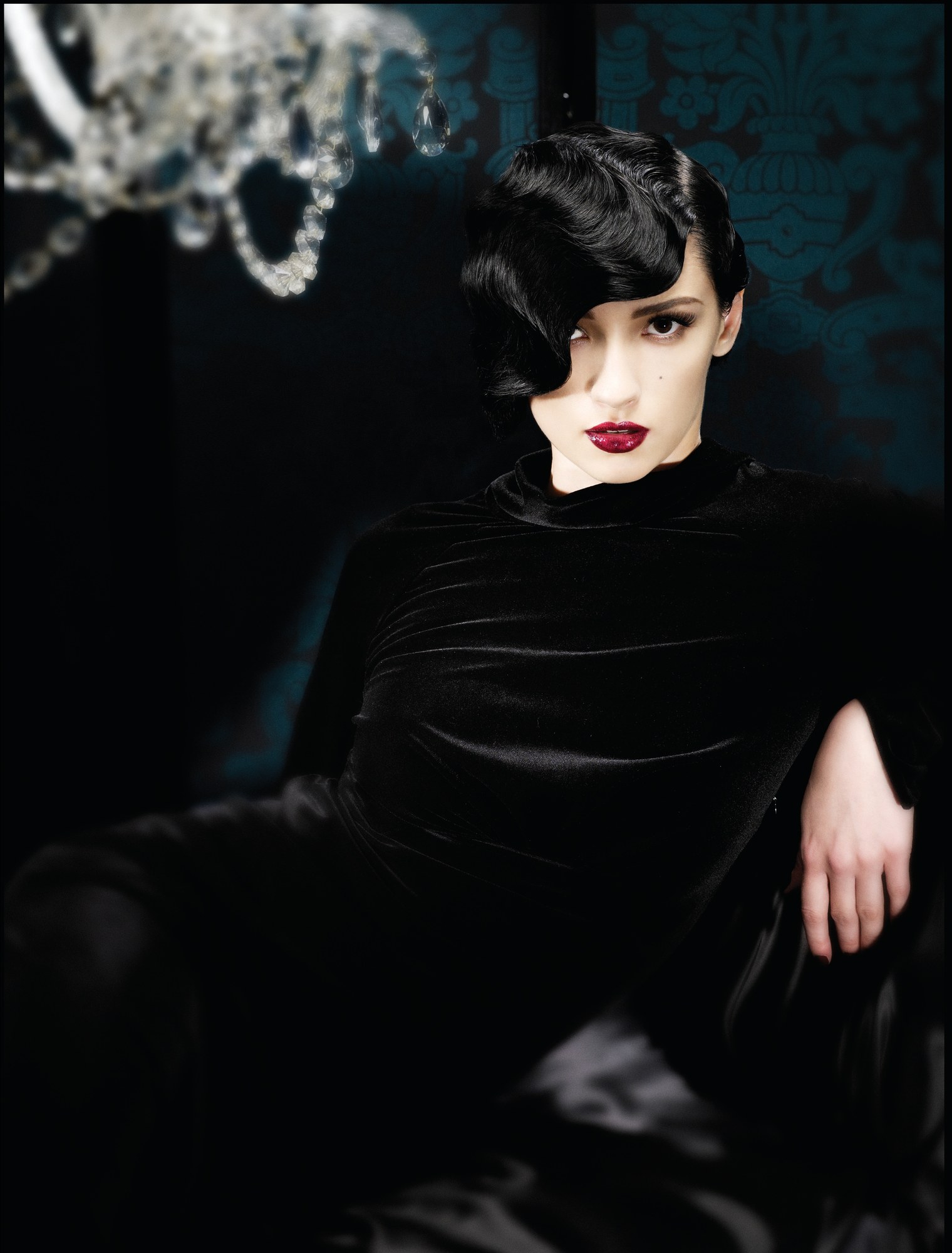Dark sculpted finger waves over one eye – Hob Salons Collection, Akin Konizi 2008