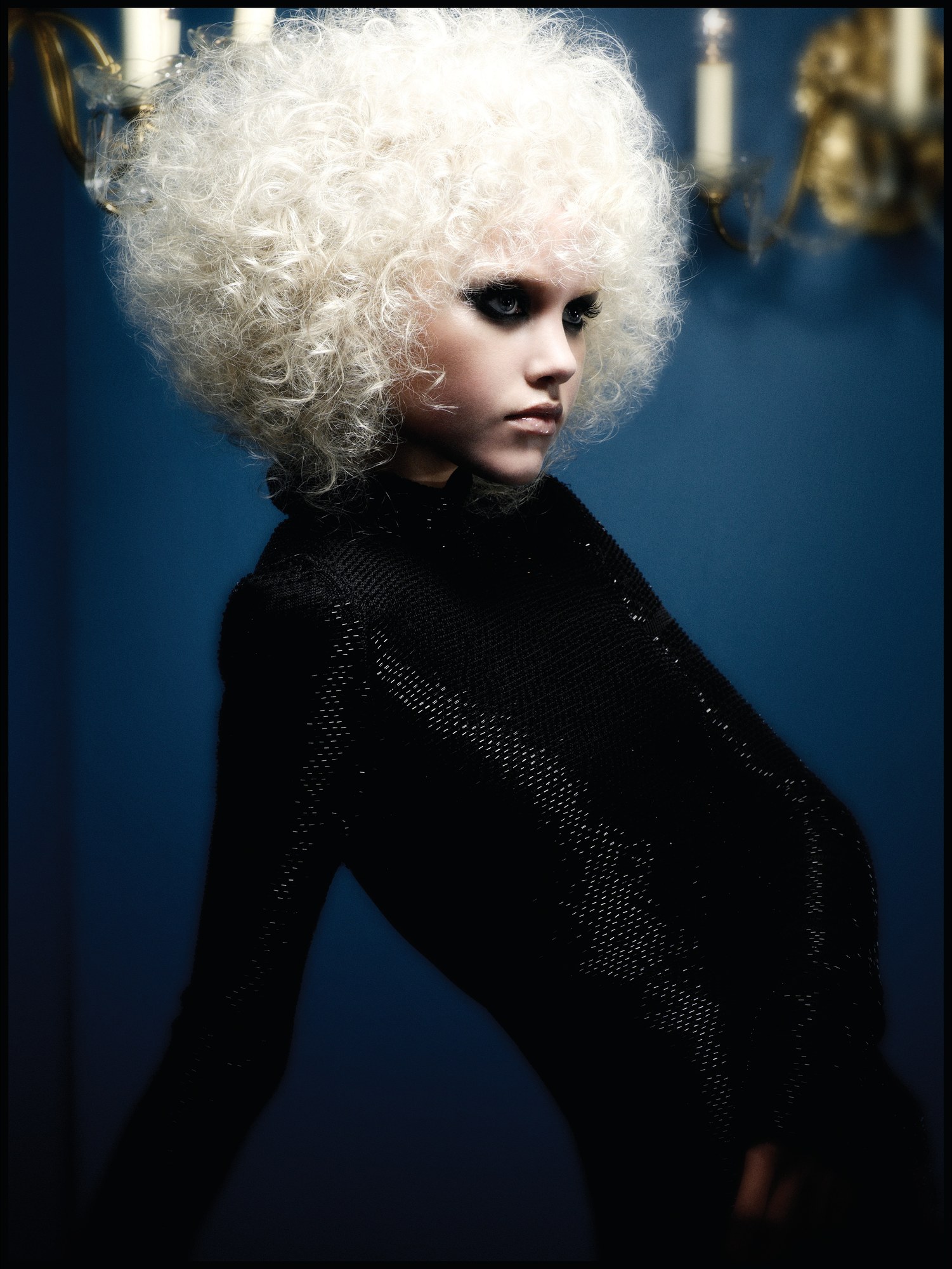 Cloud of white-blonde curls – Hob Salons Collection, Akin Konizi 2008