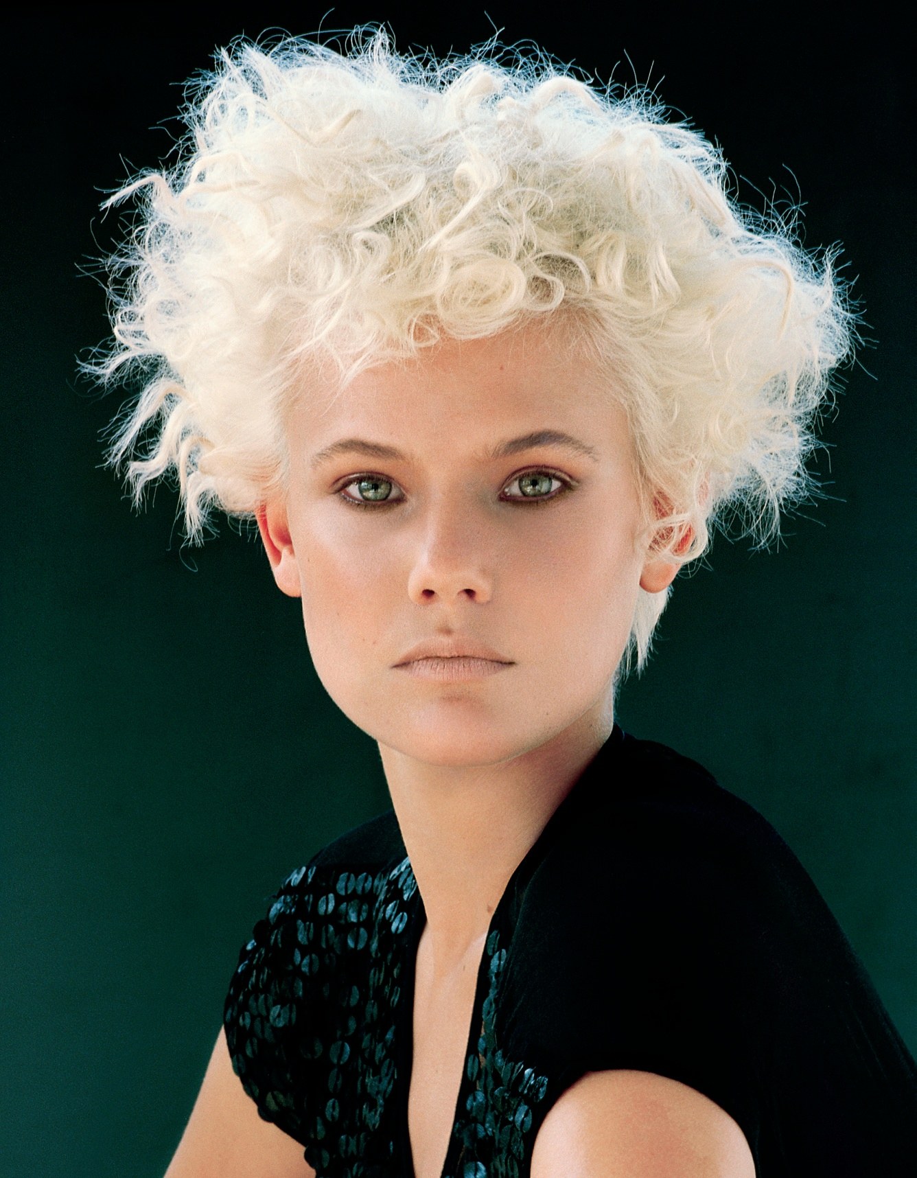 Full platinum curly crop, front view – Les Blonds Collection, Claude Tarantino 2008