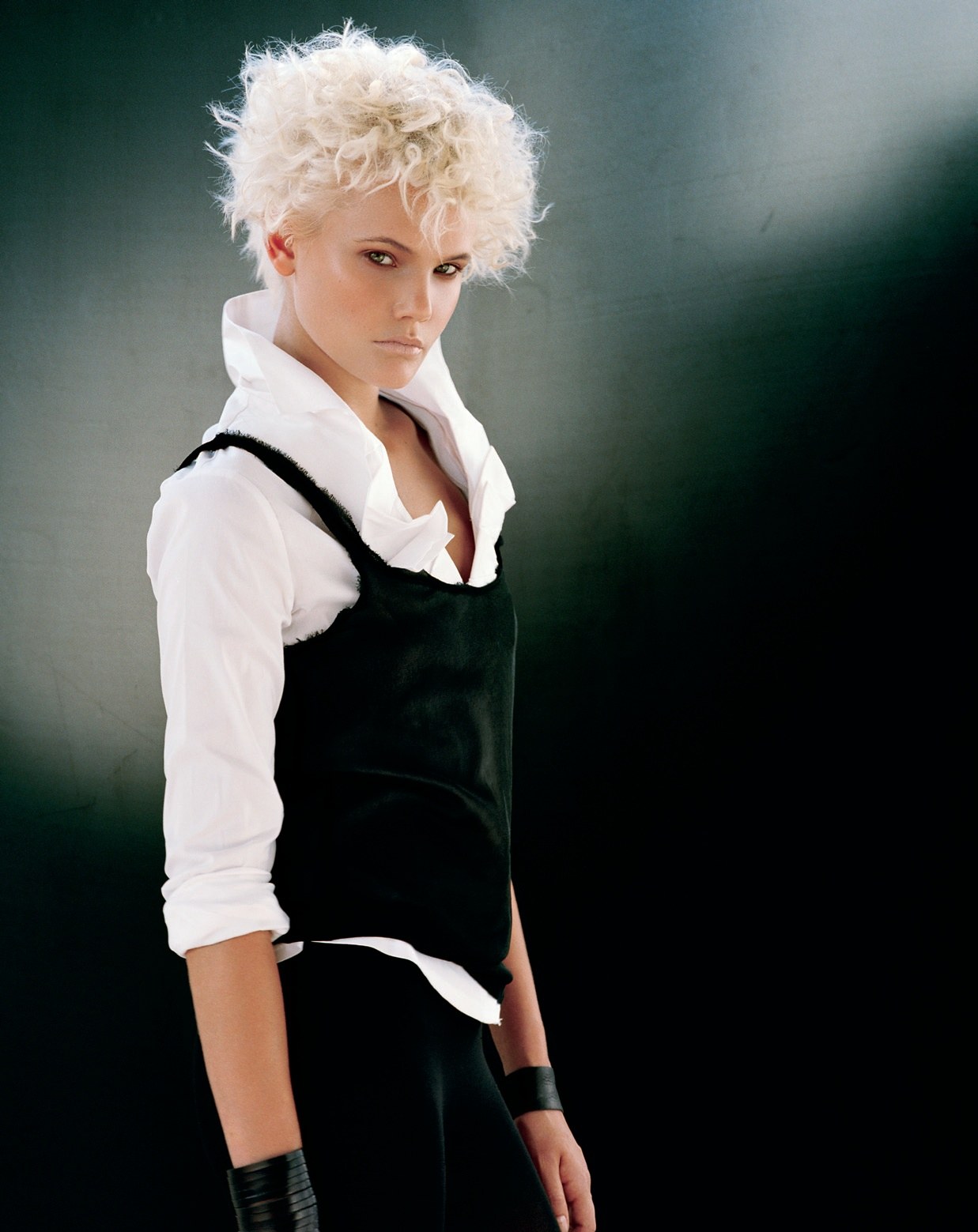 Platinum curly crop with a white shirt and black waistcoat – Les Blonds Collection, Claude Tarantino 2008