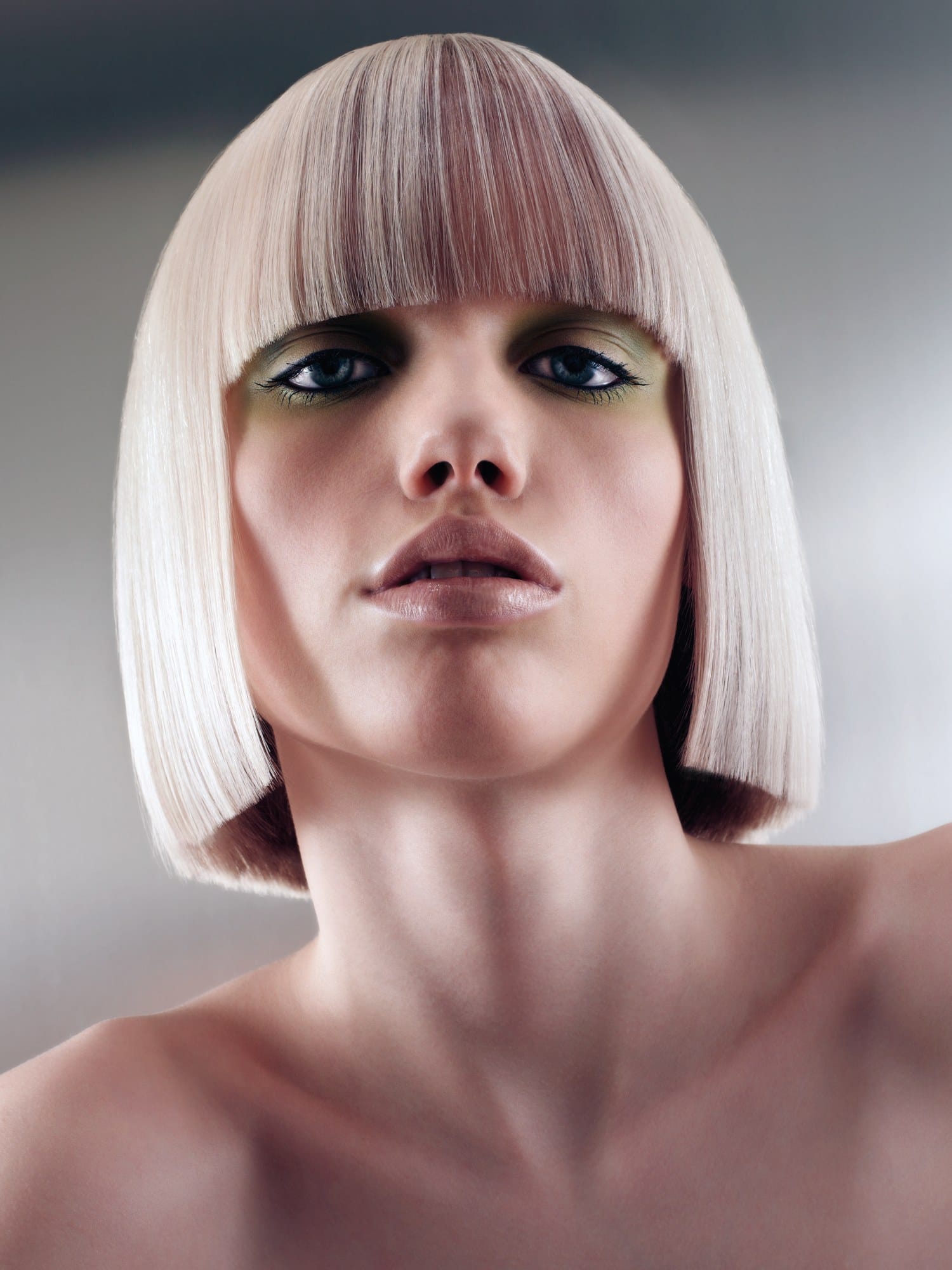 Blunt platinum bob with a heavy fringe and a lilac tint – Toni & Guy Collections, International Artistic Team 2007
