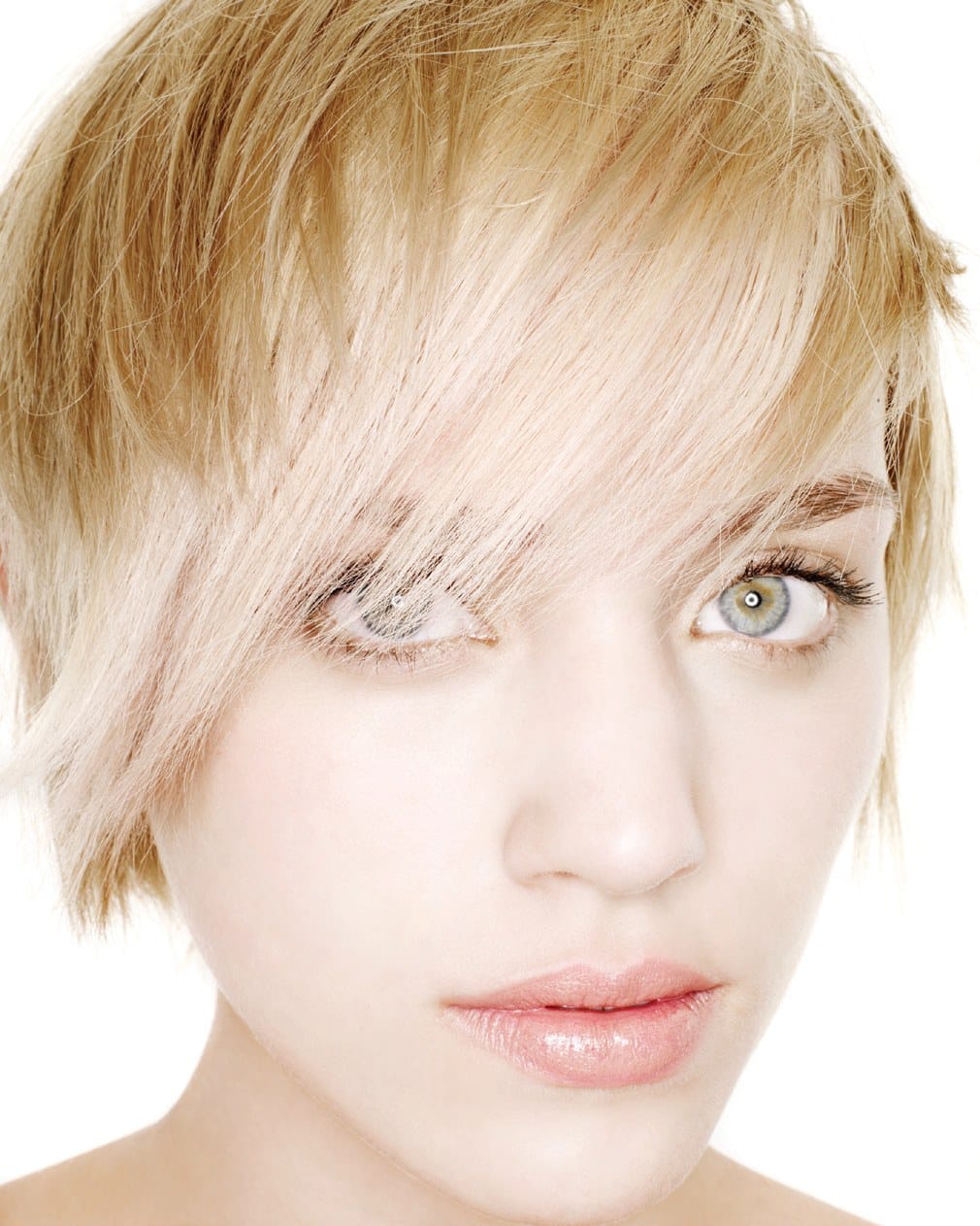 Wispy platinum-blonde pixie with a feathered fringe – Toni & Guy Collections, Jo O'Neill 2007