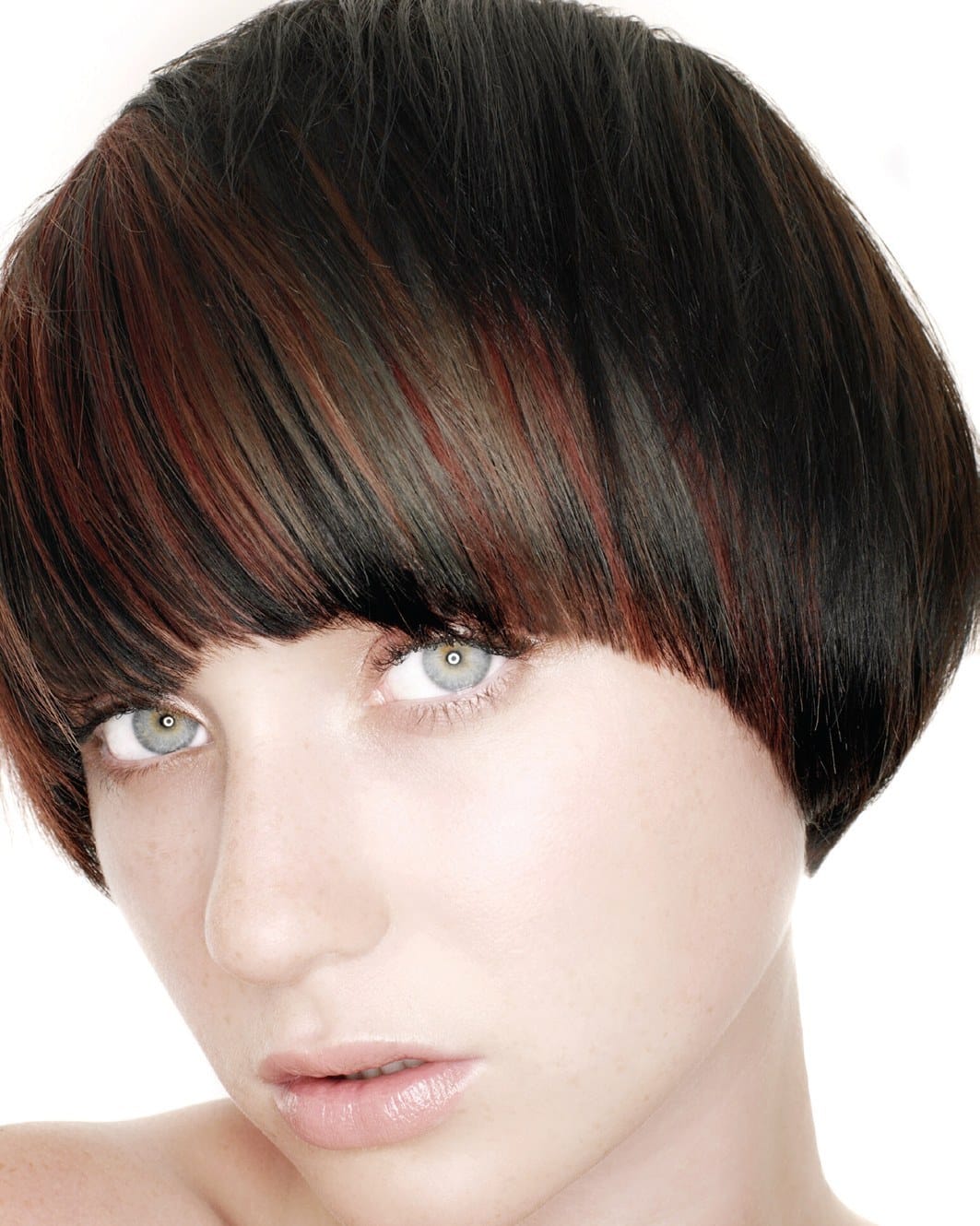 Rounded dark bob with cherry-red tones and a curved fringe – Toni & Guy Collections, Jo O'Neill 2007